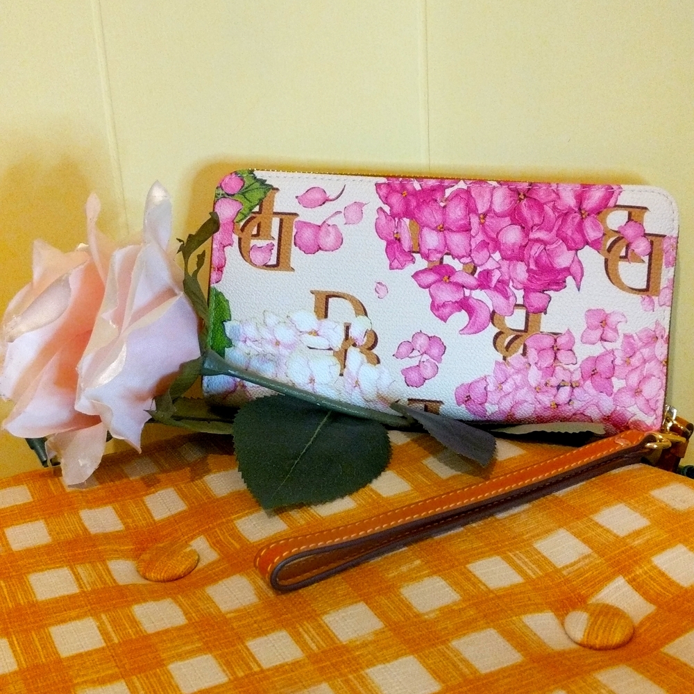 **NWT** Dooney and Bourke Hydrangea LG phone wristlet/wallet!!